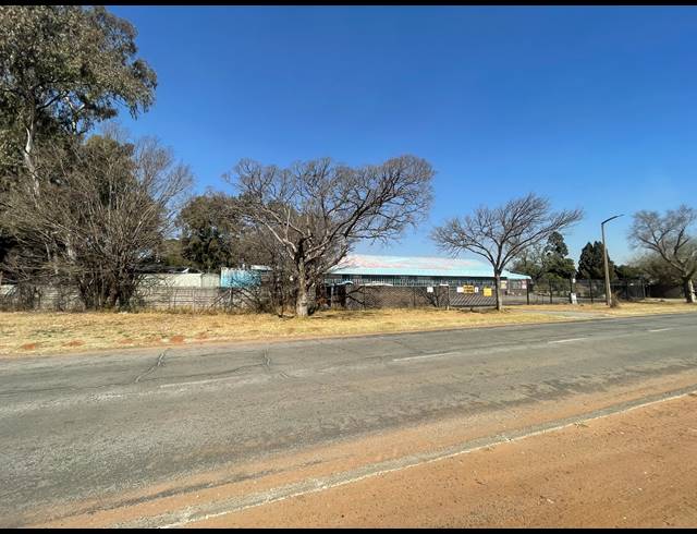 2,700M² INDUSTRIAL YARD FOR SALE IN NEW MODDER